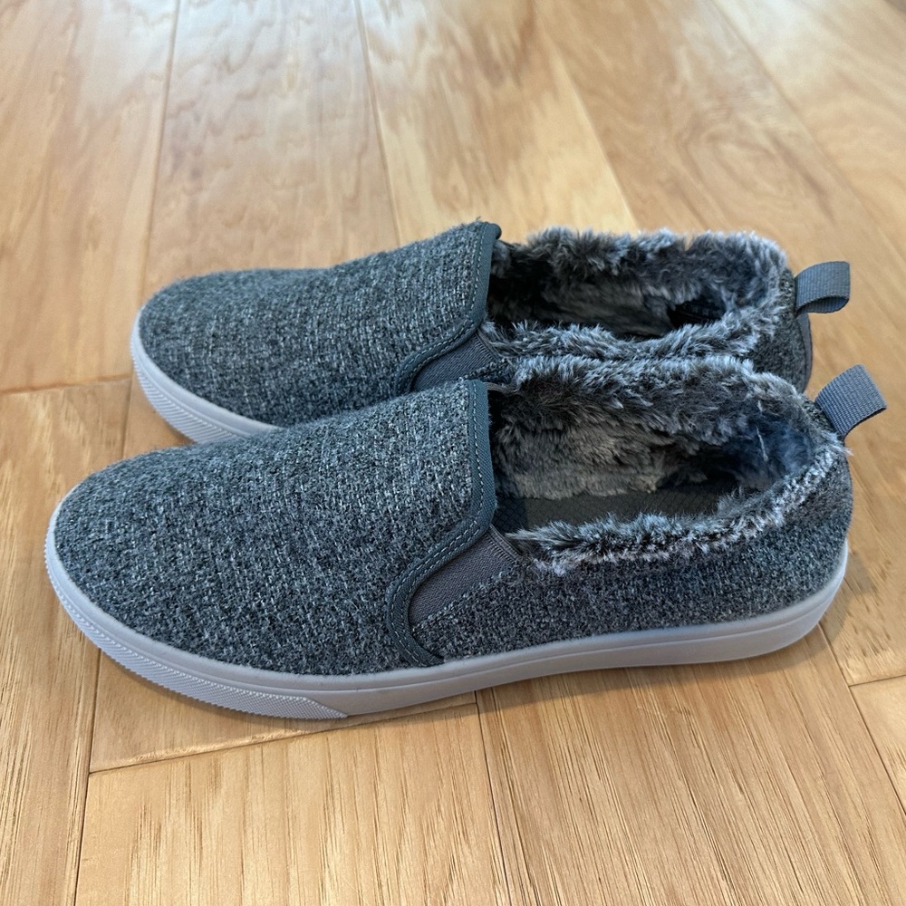 Sketchers Memory Foam slip-on shoes with faux-fur; women’s size 9; gray. Used.